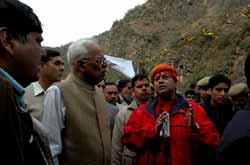 Governor J&K, Mr. N. N. Vohra interacting with devotees at Shiv Khori on Maha Shivratri
