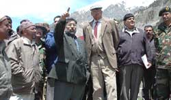 Governor, Shri N. N. Vohra during visit to Baltal route to the Holy Cave Shrine of Shri Amarnathji.