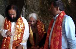 H. H. Sri Sri Ravi Shankar visiting Shri Amarnathji Holy Cave Shrine