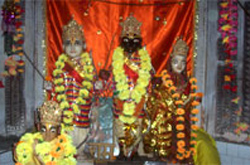 The idols of Shri Ram and Sita at Sui Simbli Temple.