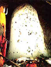 Lord Shiva in the form of a Lingam, is formed naturally of an ice.