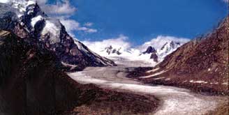 Glacier near Penzila on way to Zanskar