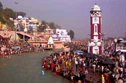 Devotees taking holy bath in Ganga at Haridwar on Makar Sankranti.